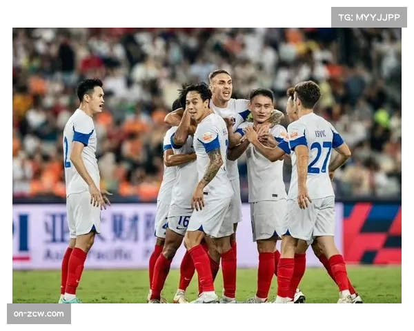 防线伤病成朗斯卫冕之路最大变数，格雷迪特长期缺阵。